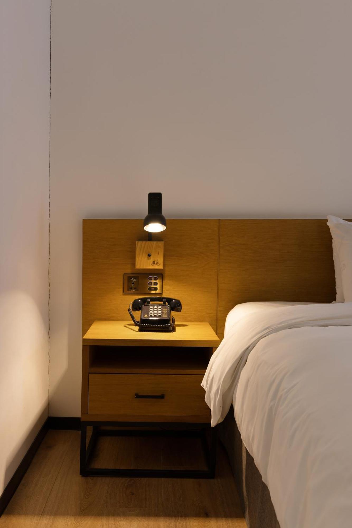 Bluesky Hotel Taichung Exterior photo